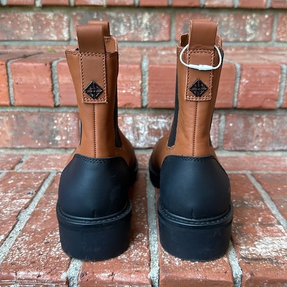 Antonio Melani Dalton Gore Detailed Weather Resistant Leather Lug Sole Boots 10 - Picture 4 of 8